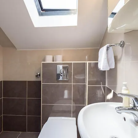 Beautiful In With Kitchen * 스플리트