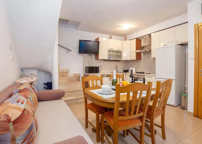 Beautiful In With Kitchen Feriehus *