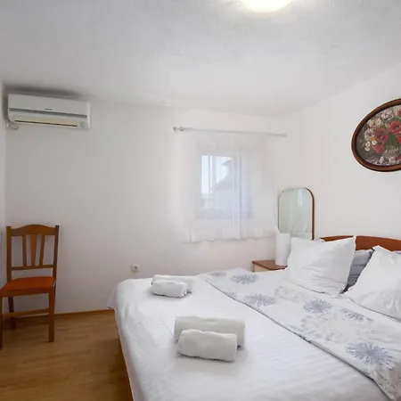 4 Bedroom Front In